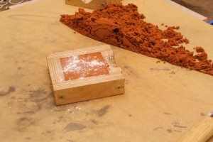 sprinkle talcum powder on the delft clay